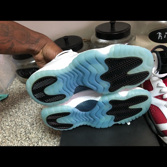 Jordan 11 Columbia size 4 - Picture 3 of 10